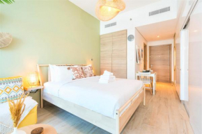 Stunning Apt with Balcony & Marina View